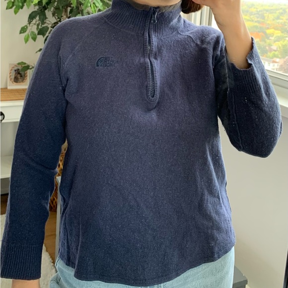 The North Face half zip - Picture 1 of 2